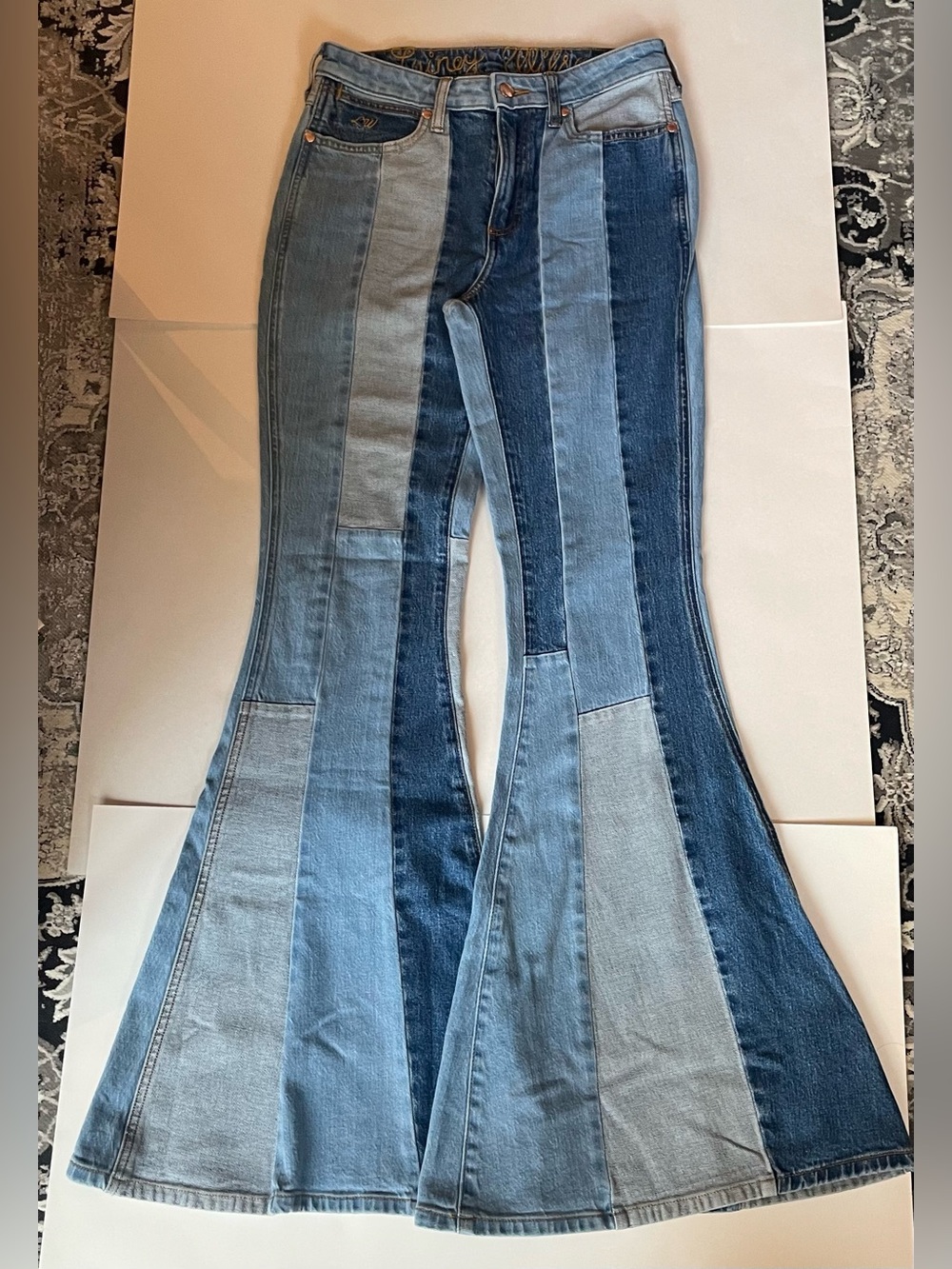Lainey Wilson NWOT Never Worn Wrangler Patchwork Cotton Denim Blue Jeans
